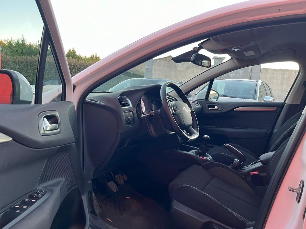 Citroen C4 111 CH ESSENCE CRIT'AIR 1 | ENTIÈREMENT RÉVISÉE ET GARANTIE EN EUROPE