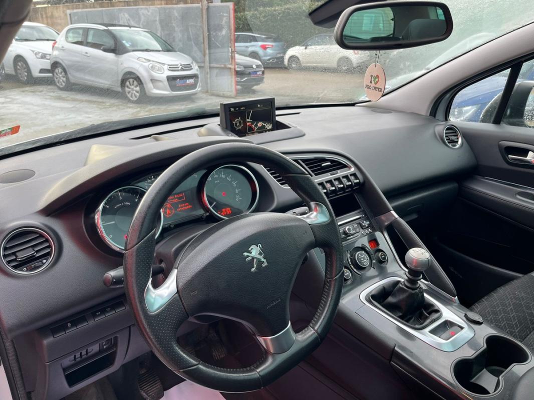 Peugeot 3008 1.6 HDI 120 CH - TOIT PANORAMIQUE | ENTIÈREMENT RÉVISÉE ET GARANTIE 12 MOIS EUROPE
