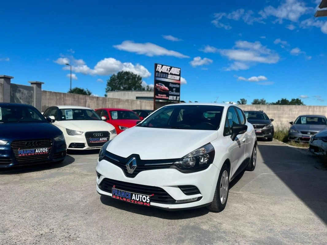 Renault Clio IV 1.2i 73 CH ESSENCE FAIBLE KMS - ENTIÈREMENT RÉVISÉE ET GARANTIE 12 MOIS EN EUROPE
