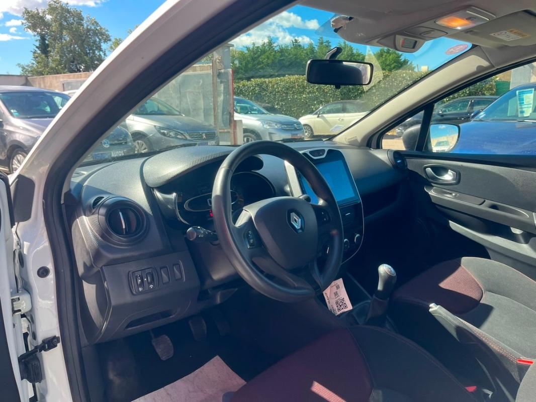 Renault Clio IV 1.2i 73 CH ESSENCE FAIBLE KMS - ENTIÈREMENT RÉVISÉE ET GARANTIE 12 MOIS EN EUROPE