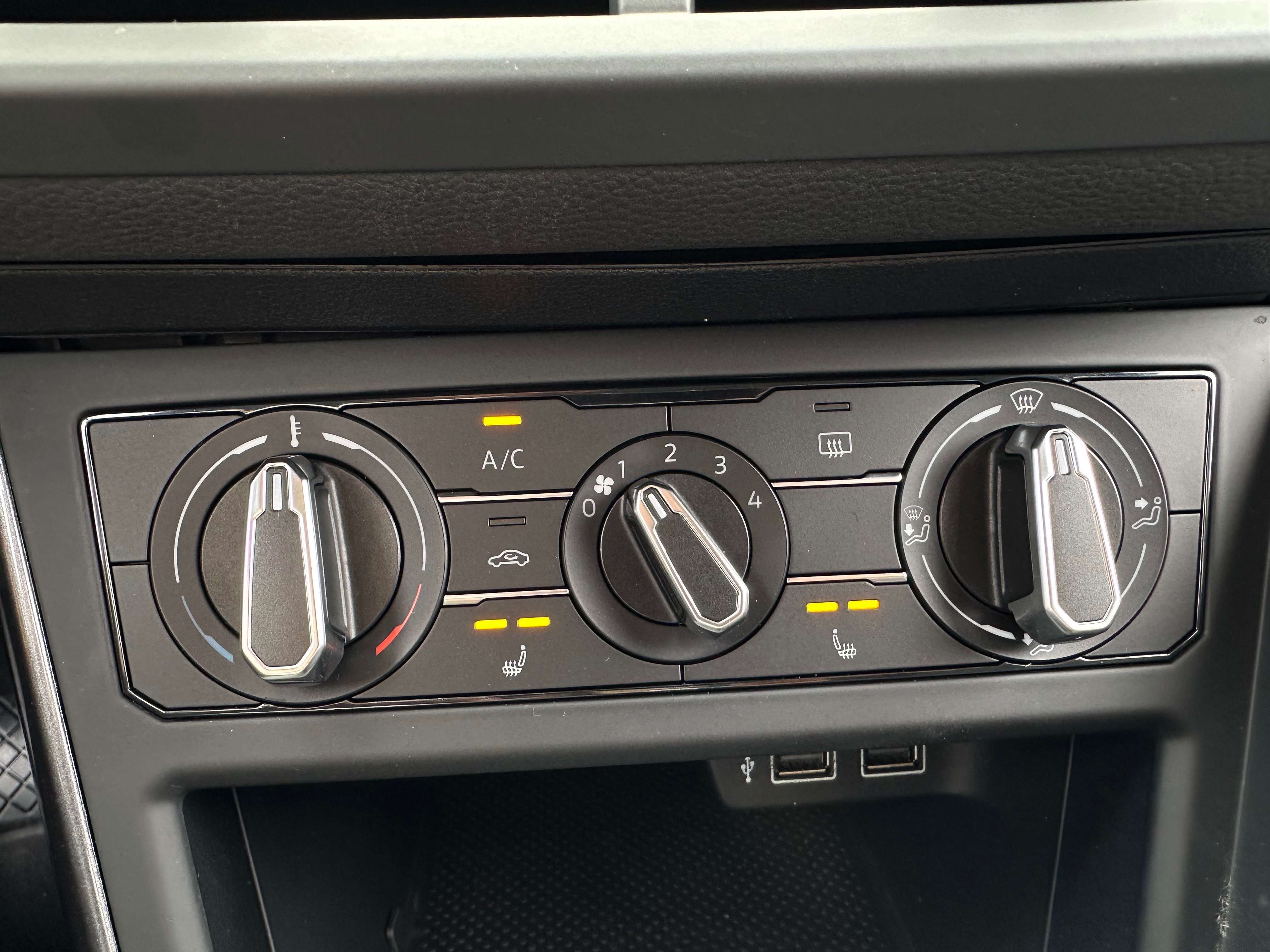 Volkswagen Polo 1.0 TSI*1ER PROP*SIEGE CHAUFFANT*CARPLAY*GARANTIE
