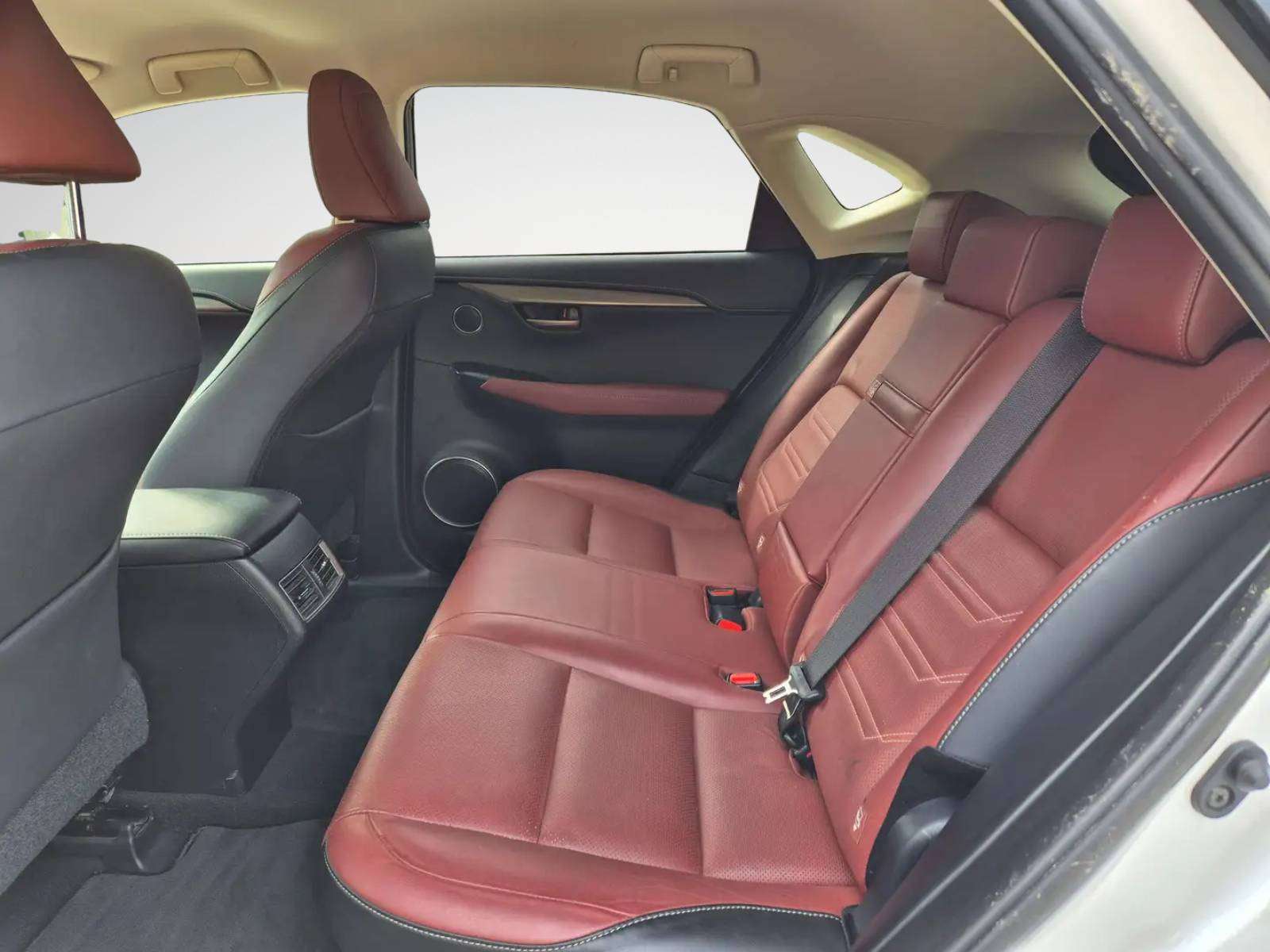 Lexus NX 300h 2.5i FWD Executive // HYBRID//CARNET/GARANTIE 12M
