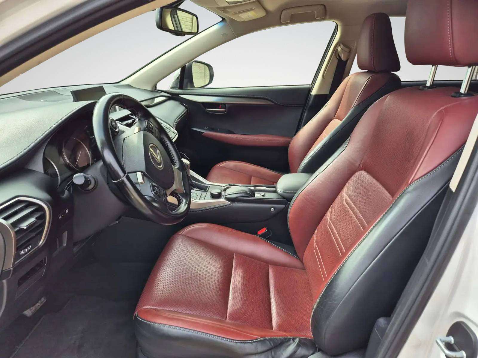 Lexus NX 300h 2.5i FWD Executive // HYBRID//CARNET/GARANTIE 12M