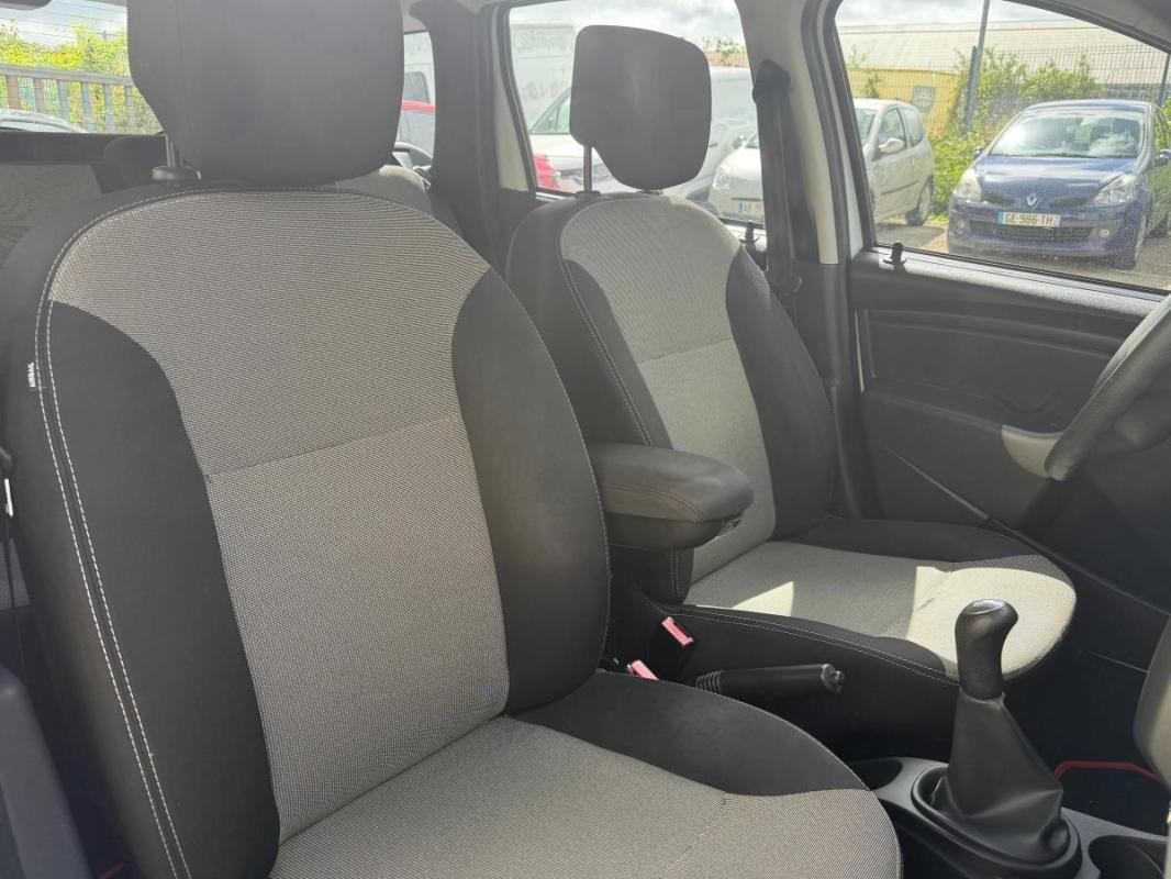 Dacia Duster 1.6 105 LAUREATE 4X2 ENTRETIEN COMPLET RENAULT-RIEN A PREVOIR-VEHICULE ECONOMIQUE