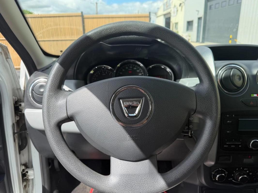 Dacia Duster 1.6 105 LAUREATE 4X2 ENTRETIEN COMPLET RENAULT-RIEN A PREVOIR-VEHICULE ECONOMIQUE