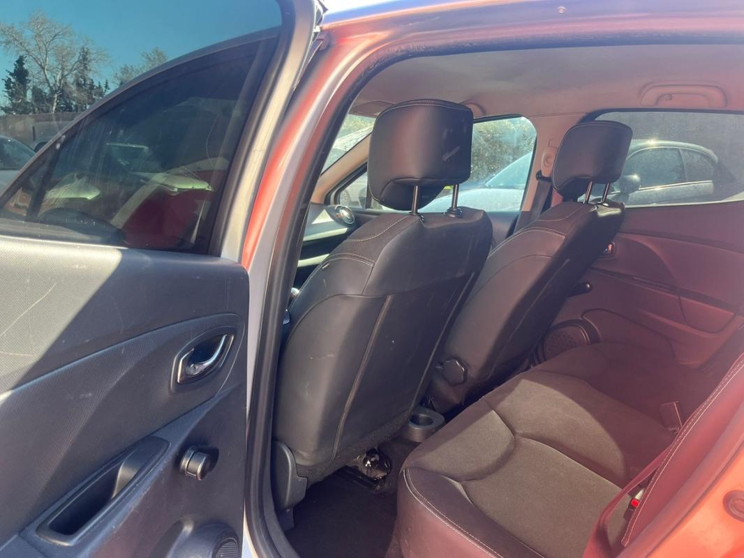 Renault Clio IV 1.5L DCI AVEC RADARS DE RECUL - ENTIÈREMENT RÉVISÉE ET GARANTIE 12 MOIS EN EUROPE