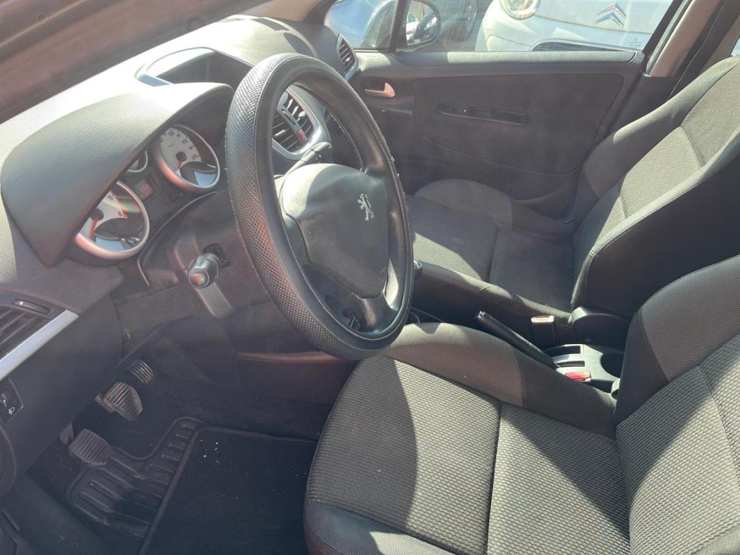 Peugeot 207 PHASE 2 1.4 HDI 70 CH – ENTIÈREMENT RÉVISÉE ET GARANTIE 12 MOIS EN EUROPE