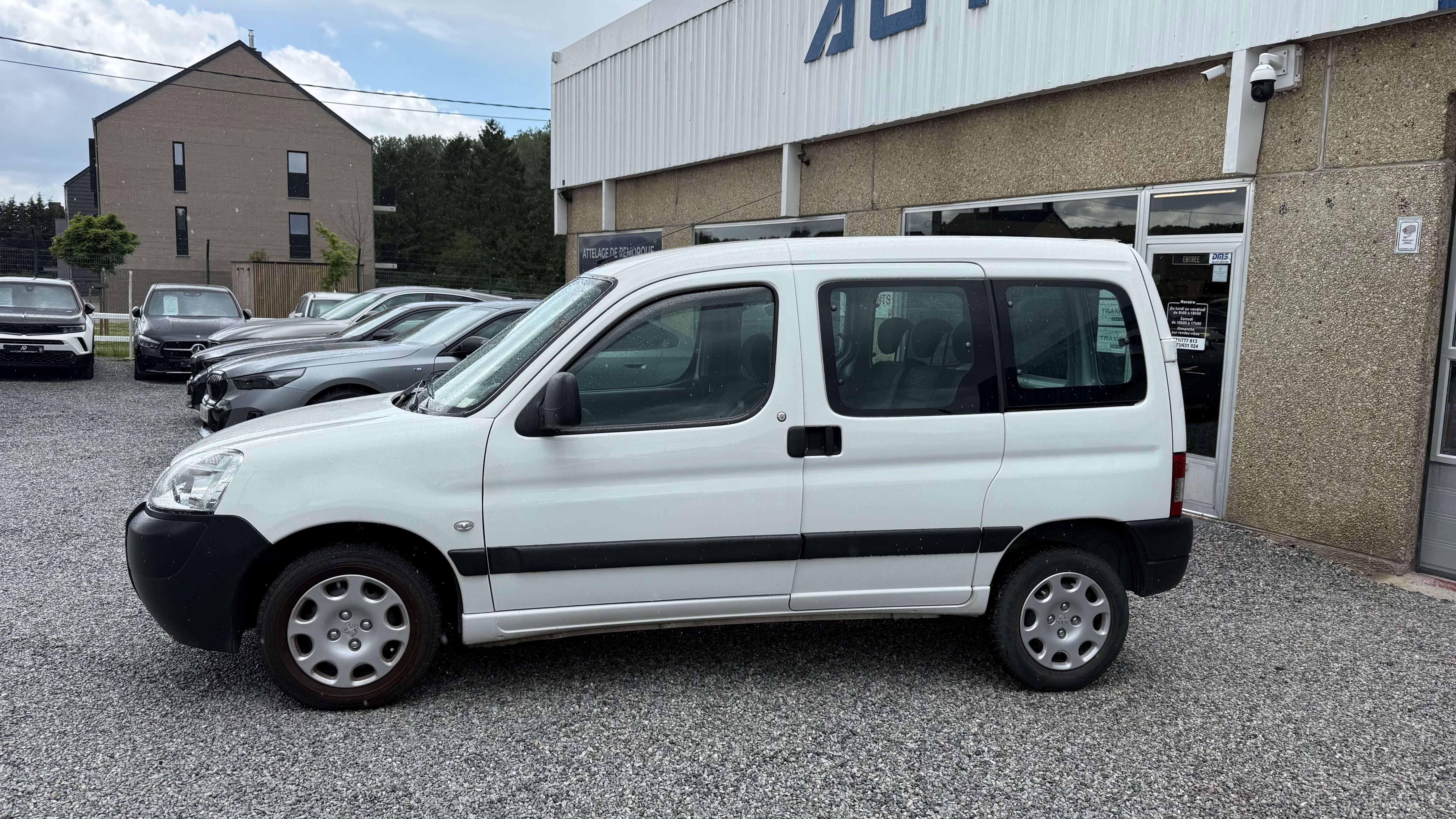 Peugeot Partner 1.6 HDi 5 PLACES DOUBLE PORTES COULISSANTES TRES BON ETAT