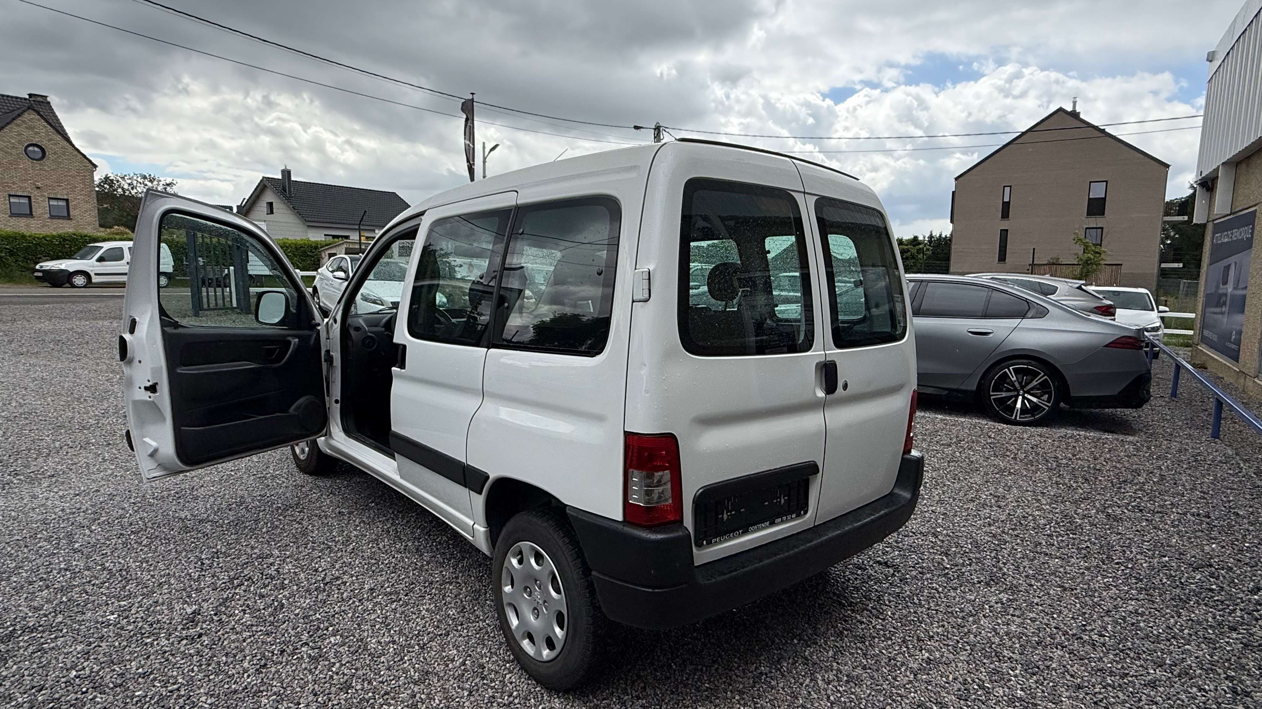 Peugeot Partner 1.6 HDi 5 PLACES DOUBLE PORTES COULISSANTES TRES BON ETAT