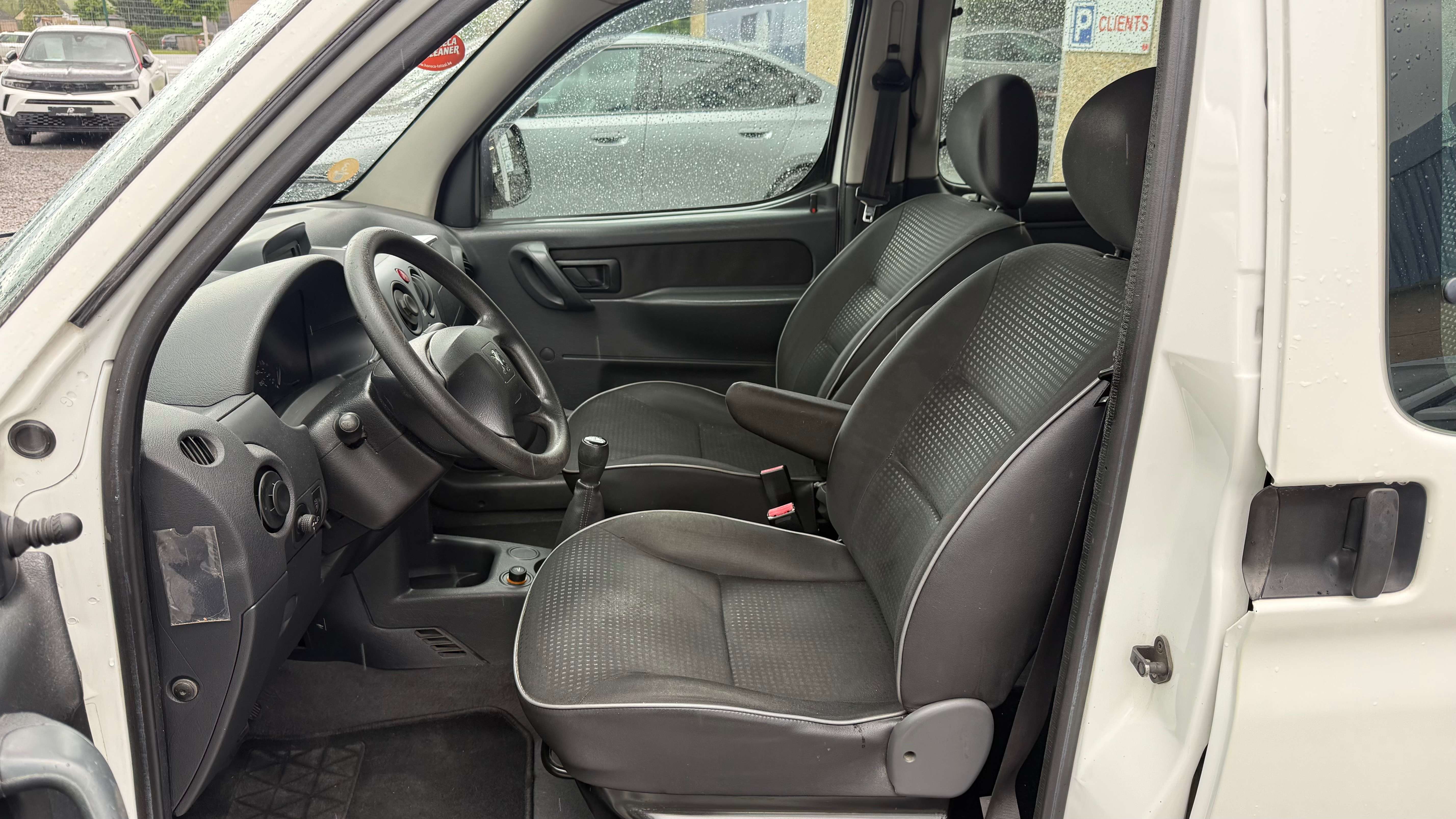 Peugeot Partner 1.6 HDi 5 PLACES DOUBLE PORTES COULISSANTES TRES BON ETAT