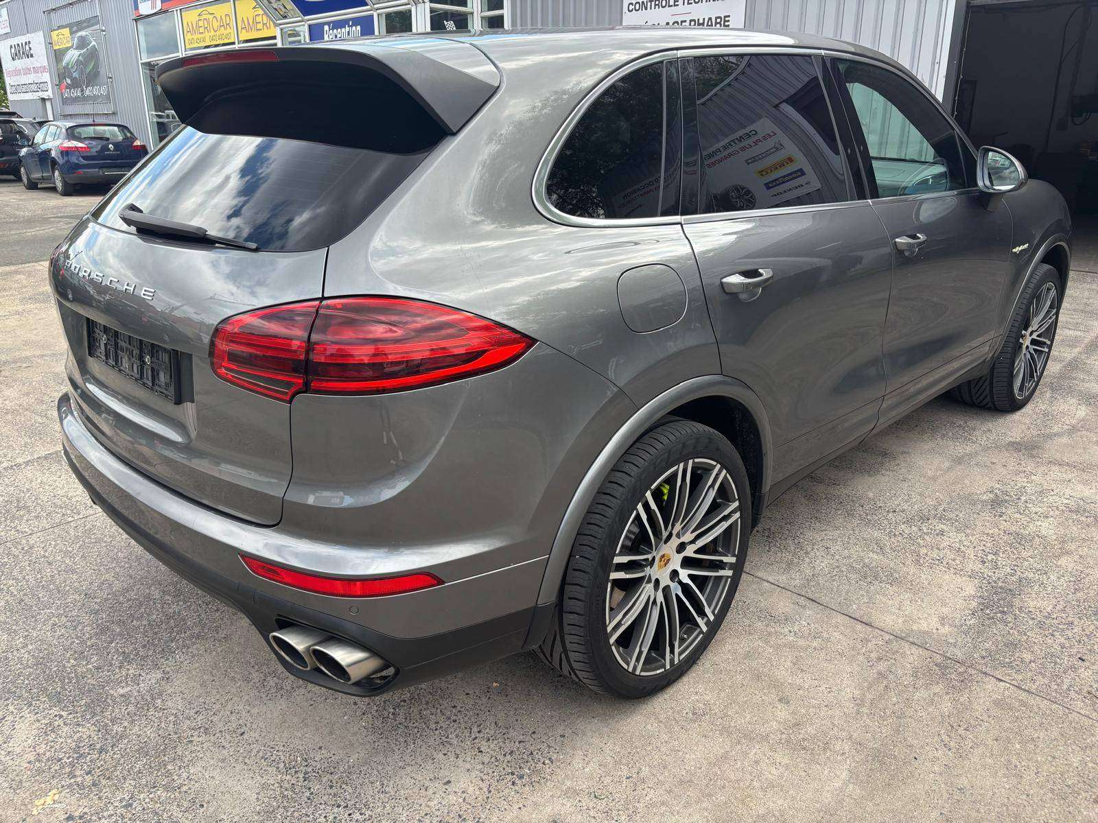 Porsche Cayenne Cayenne 3.0i V6 PHEV S Tiptronic S (306 kW)