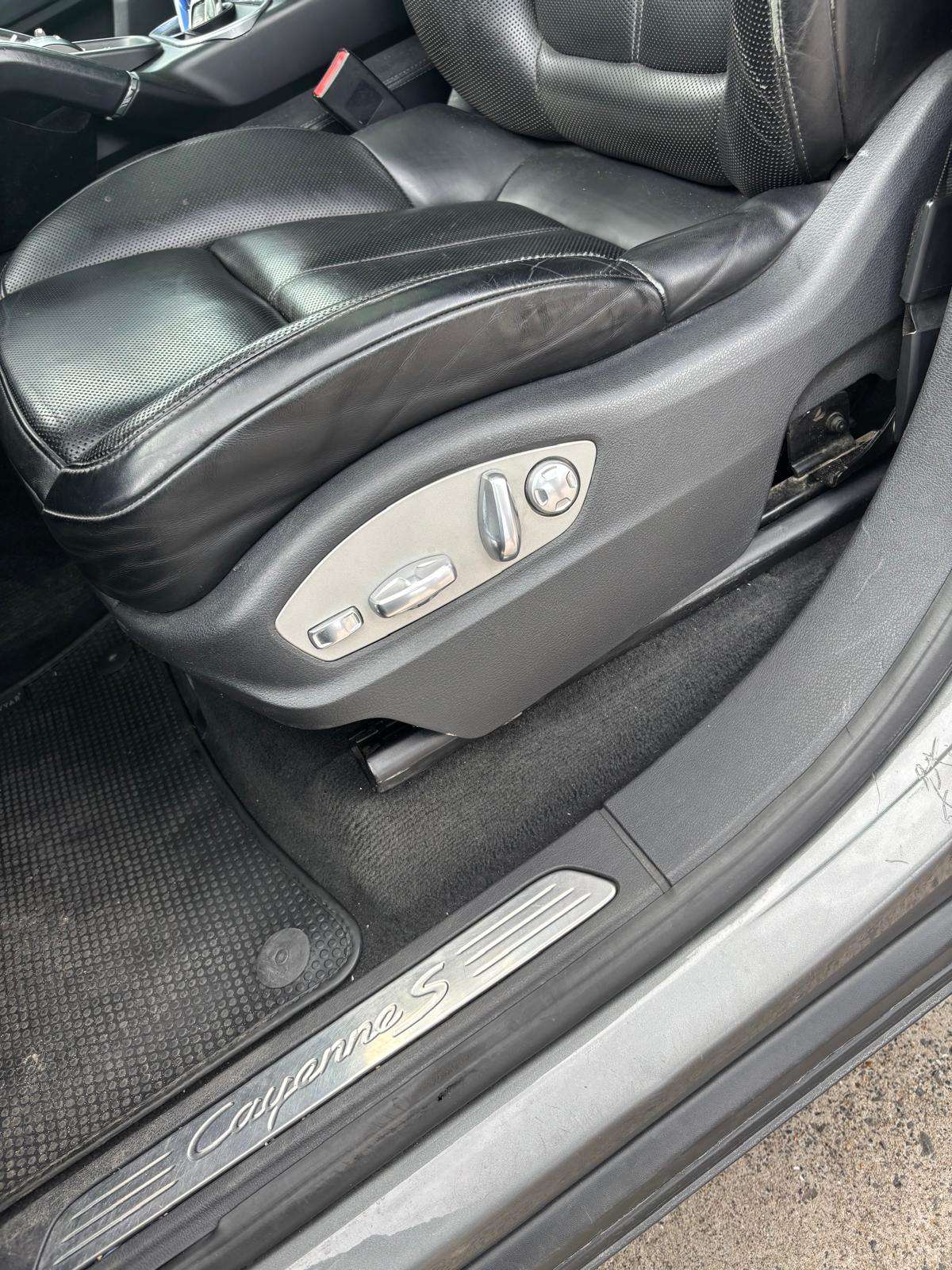 Porsche Cayenne Cayenne 3.0i V6 PHEV S Tiptronic S (306 kW)