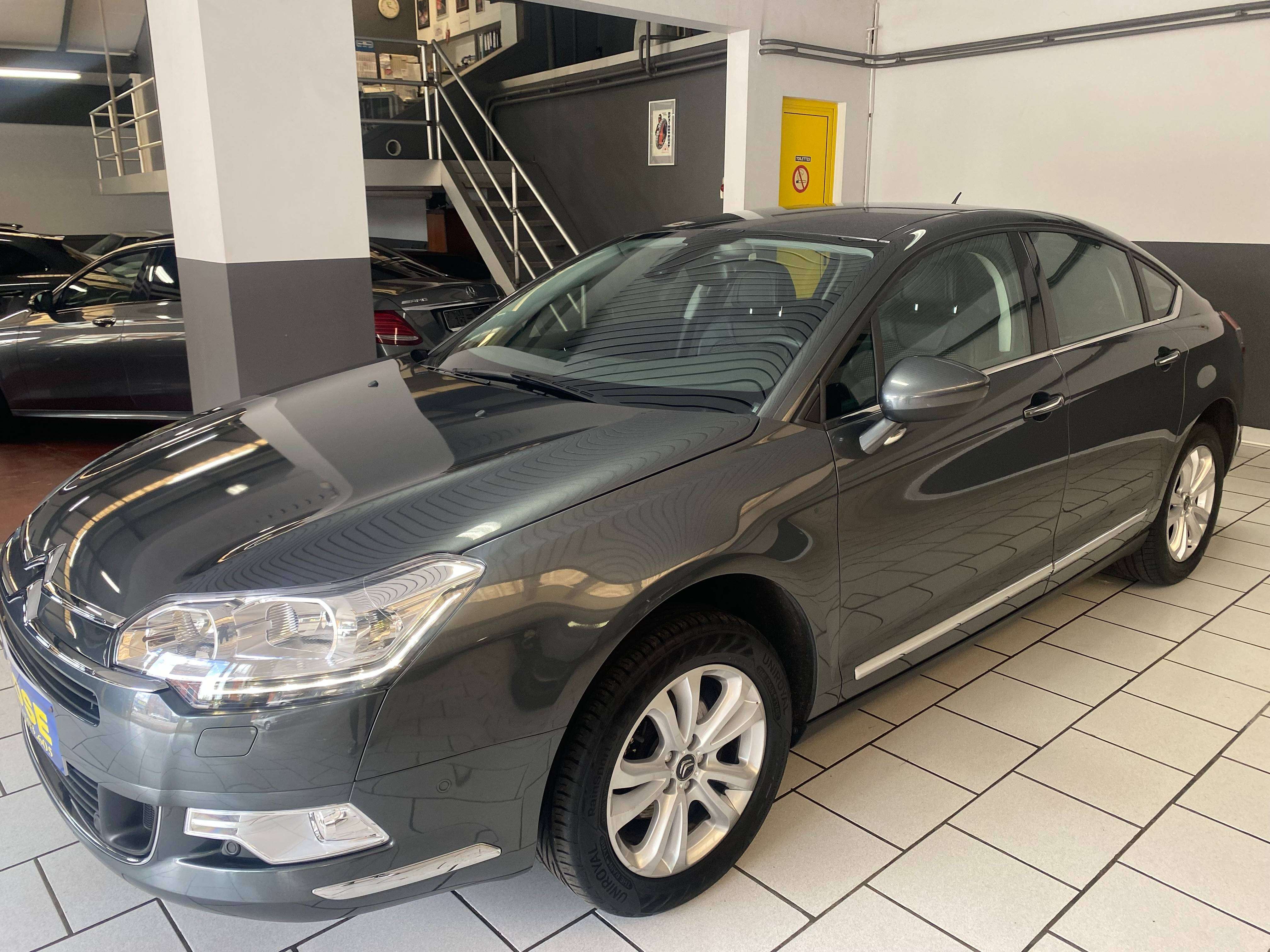 Citroen C5 C5 2.0 HDi Exclusive // 1ER PROPRIETAIRE +SUSPENSION HYDRAULIQUE+GARANTIE 12 MOIS+ESSAIS ROUTIER+CT+CARPASS//
