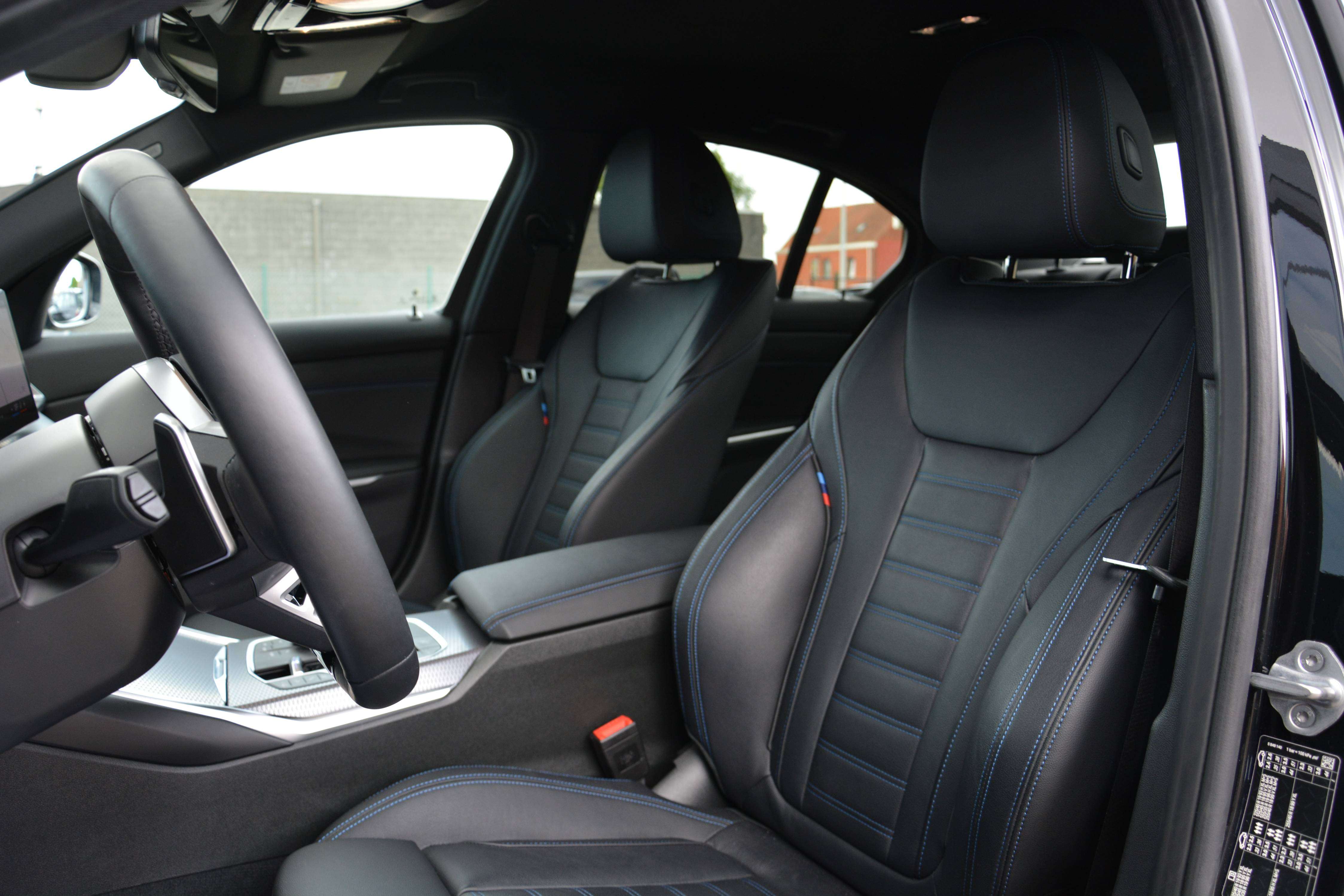 BMW 330 e M-performance/ACC/HUD/360cam/Keyless