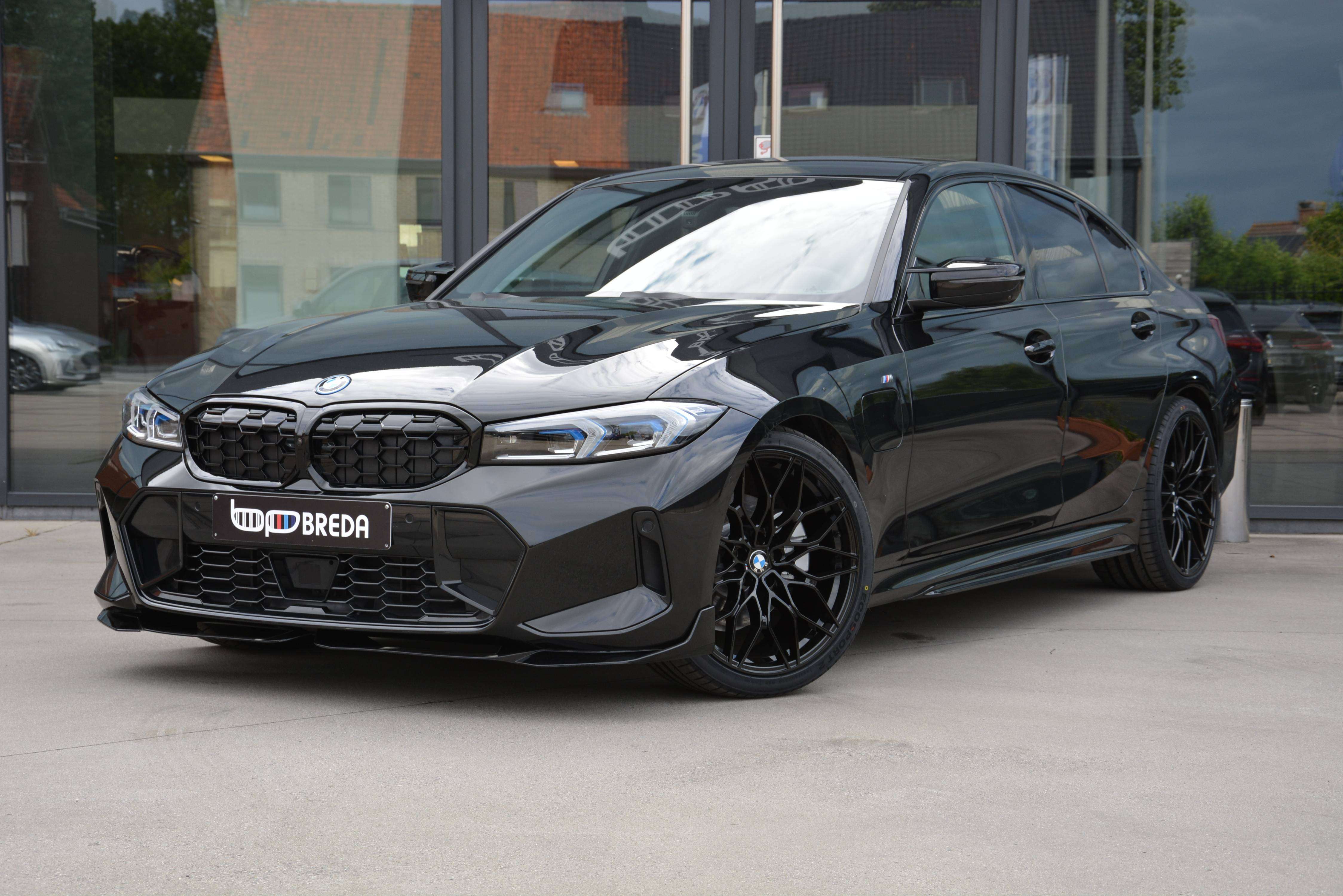 BMW 330 e M-performance/ACC/HUD/360cam/Keyless