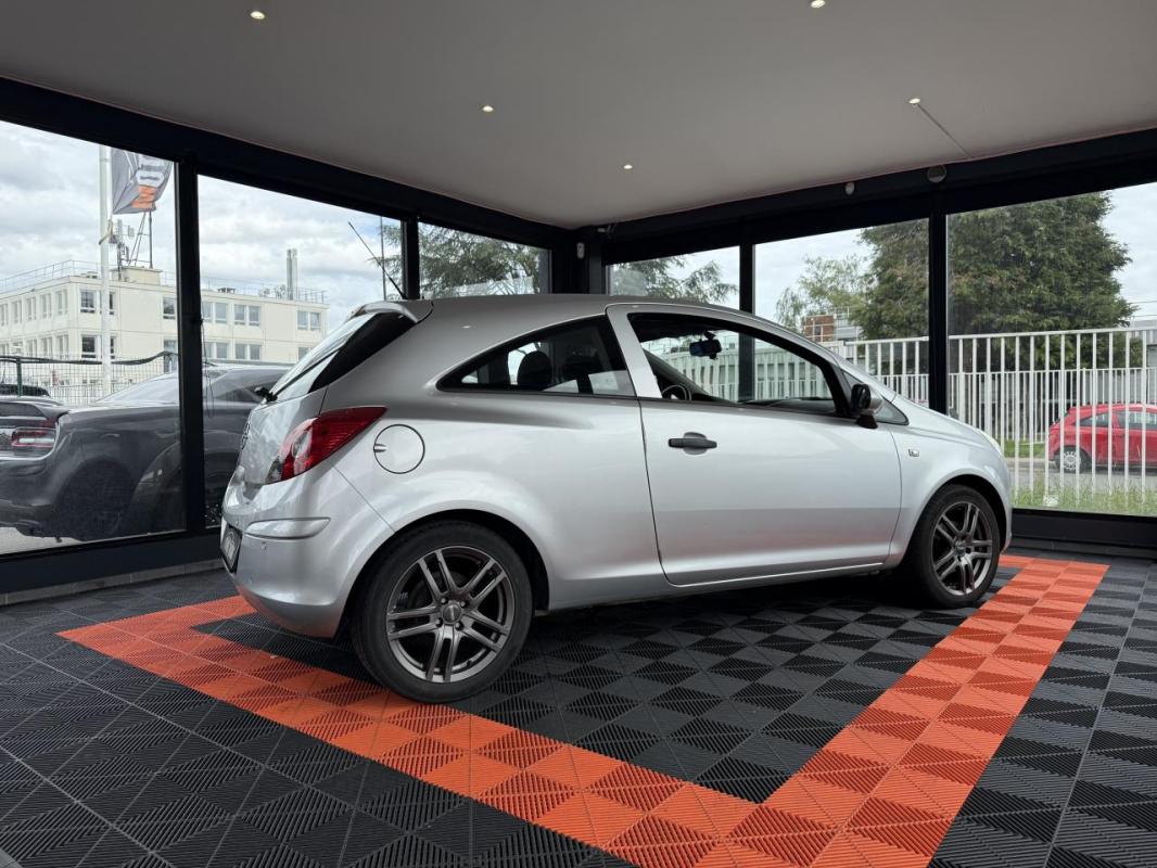 Opel Corsa 1.2i Twinport D BERLINE Enjoy PHASE 1