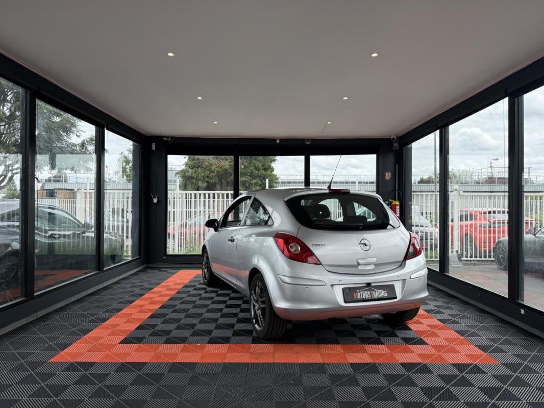 Opel Corsa 1.2i Twinport D BERLINE Enjoy PHASE 1