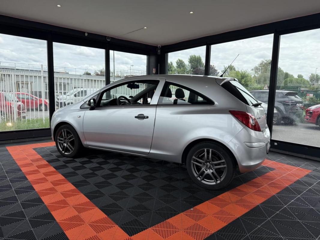 Opel Corsa 1.2i Twinport D BERLINE Enjoy PHASE 1