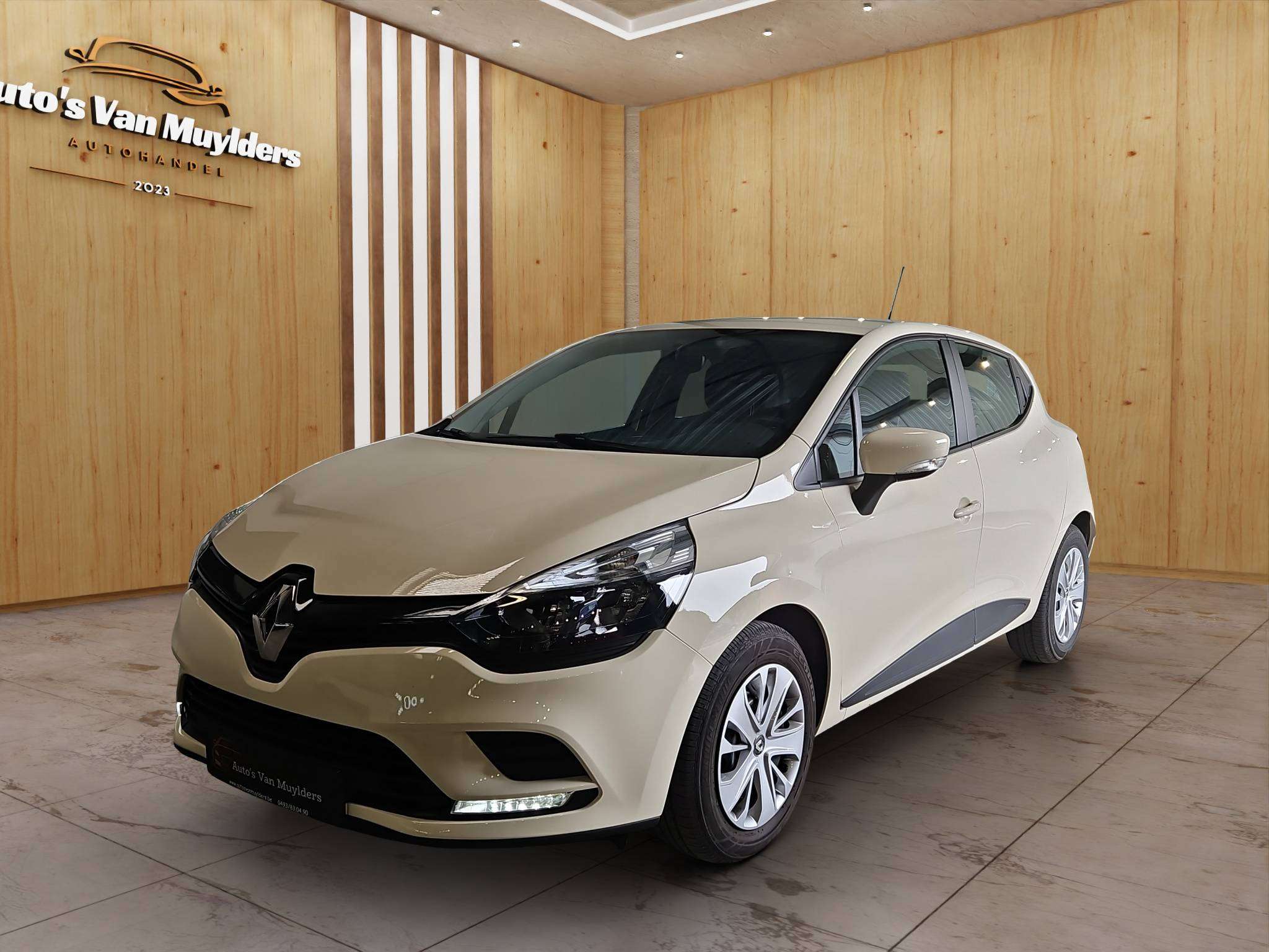 Renault Clio 15600 km Nieuw staat !!!
