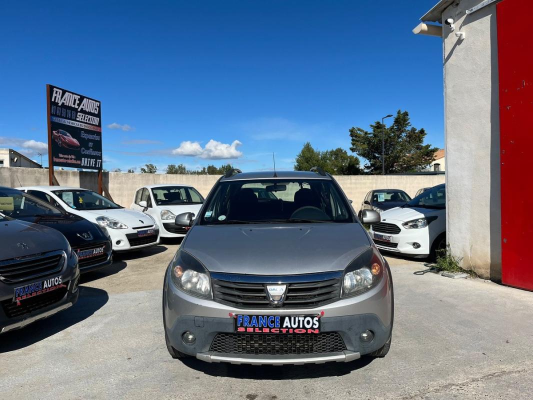 Dacia Sandero 1.5 DCI 70 CHEVAUX - TRÈS PROPRE ROBUSTE ENTIÈREMENT RÉVISÉE ET GARANTIE