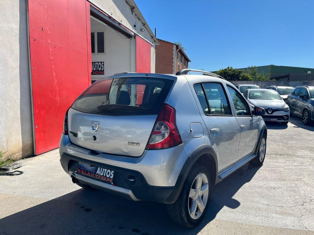 Dacia Sandero 1.5 DCI 70 CHEVAUX - TRÈS PROPRE ROBUSTE ENTIÈREMENT RÉVISÉE ET GARANTIE