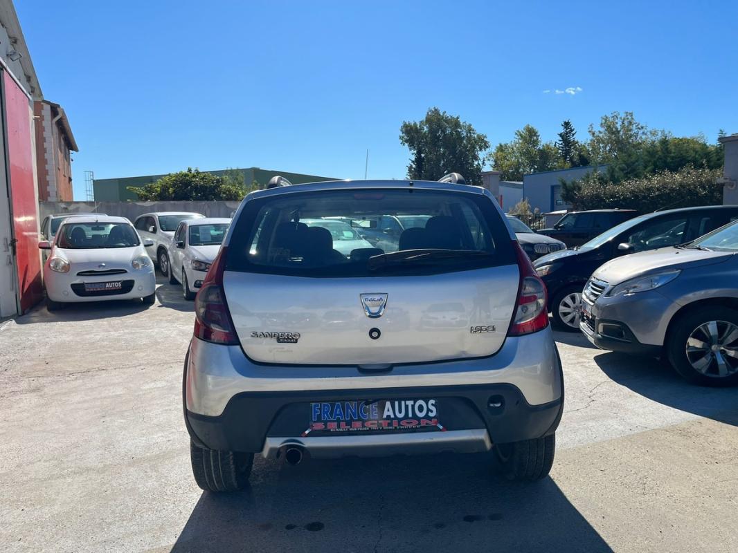 Dacia Sandero 1.5 DCI 70 CHEVAUX - TRÈS PROPRE ROBUSTE ENTIÈREMENT RÉVISÉE ET GARANTIE