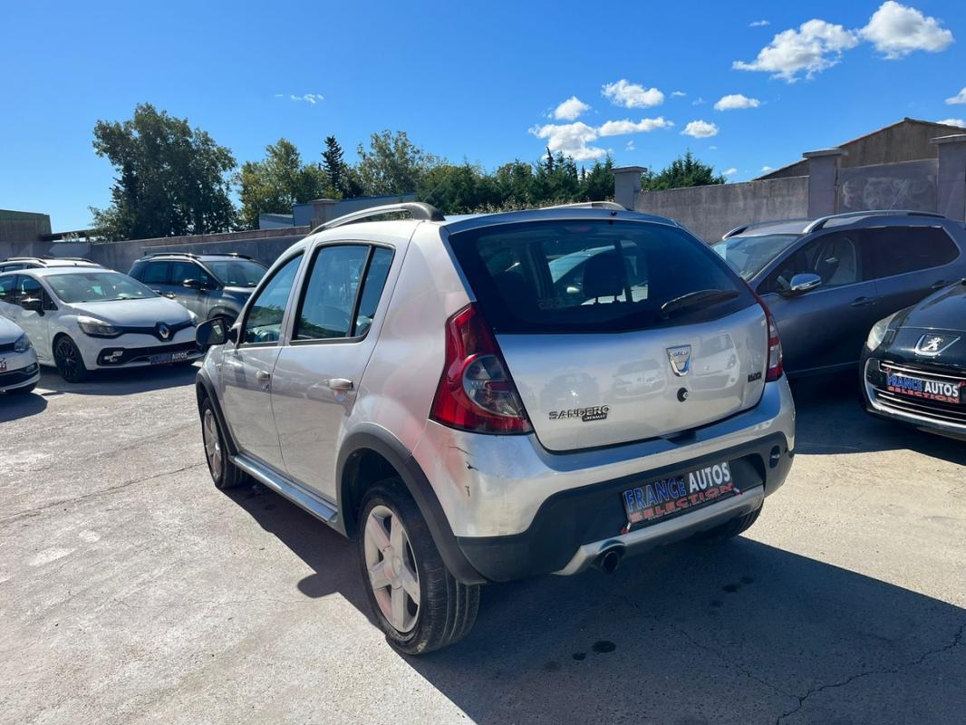 Dacia Sandero 1.5 DCI 70 CHEVAUX - TRÈS PROPRE ROBUSTE ENTIÈREMENT RÉVISÉE ET GARANTIE