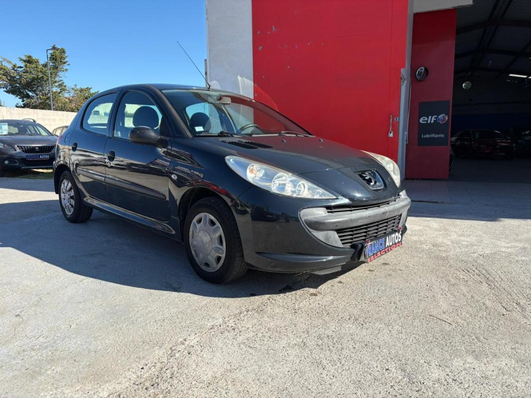 Peugeot 206+ 1.4i 73 CH ESSENCE DE 2011 - ENTIÈREMENT RÉVISÉE ET GARANTIE SUR 12 MOIS en Europe