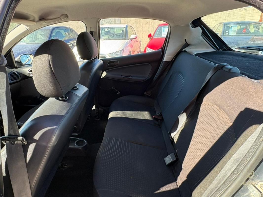 Peugeot 206+ 1.4i 73 CH ESSENCE DE 2011 - ENTIÈREMENT RÉVISÉE ET GARANTIE SUR 12 MOIS en Europe