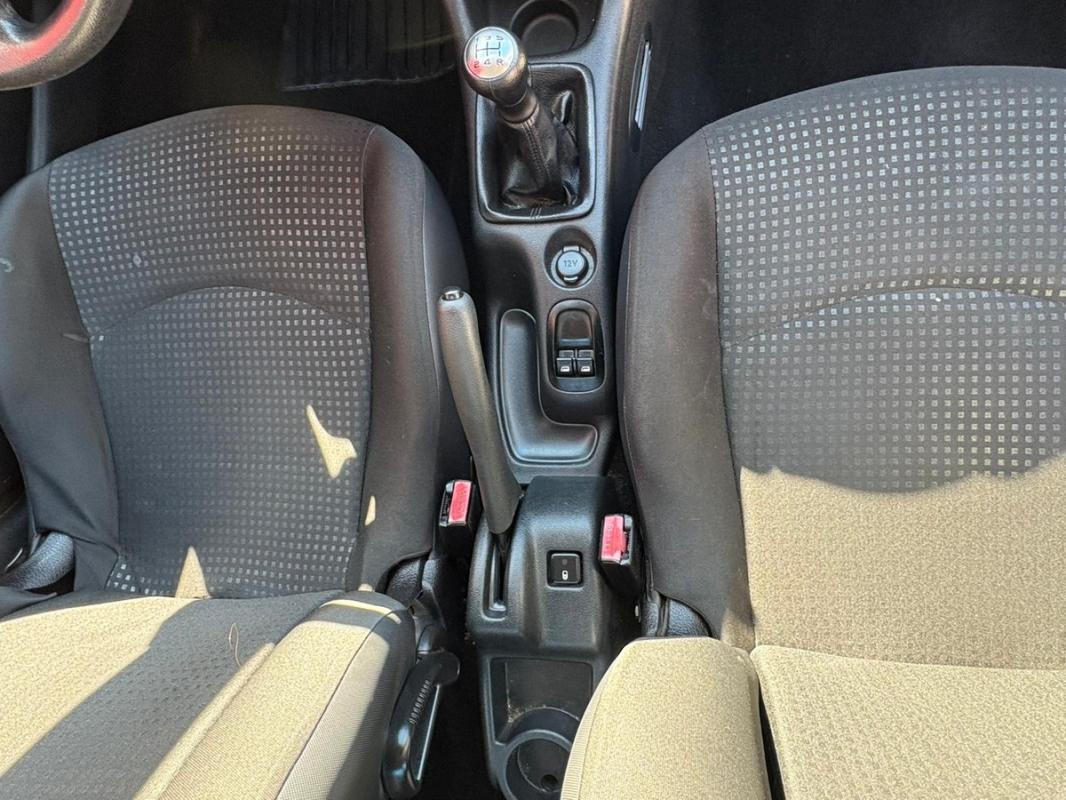 Peugeot 206+ 1.4i 73 CH ESSENCE DE 2011 - ENTIÈREMENT RÉVISÉE ET GARANTIE SUR 12 MOIS en Europe
