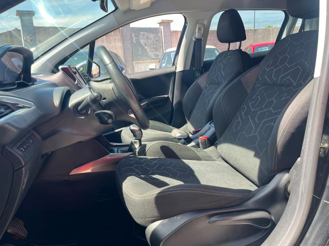 Peugeot 2008 1.6L HDI 92 CH - 1RE MAIN | ENTIÈREMENT RÉVISÉE ET GARANTIE 12 MOIS en Europe