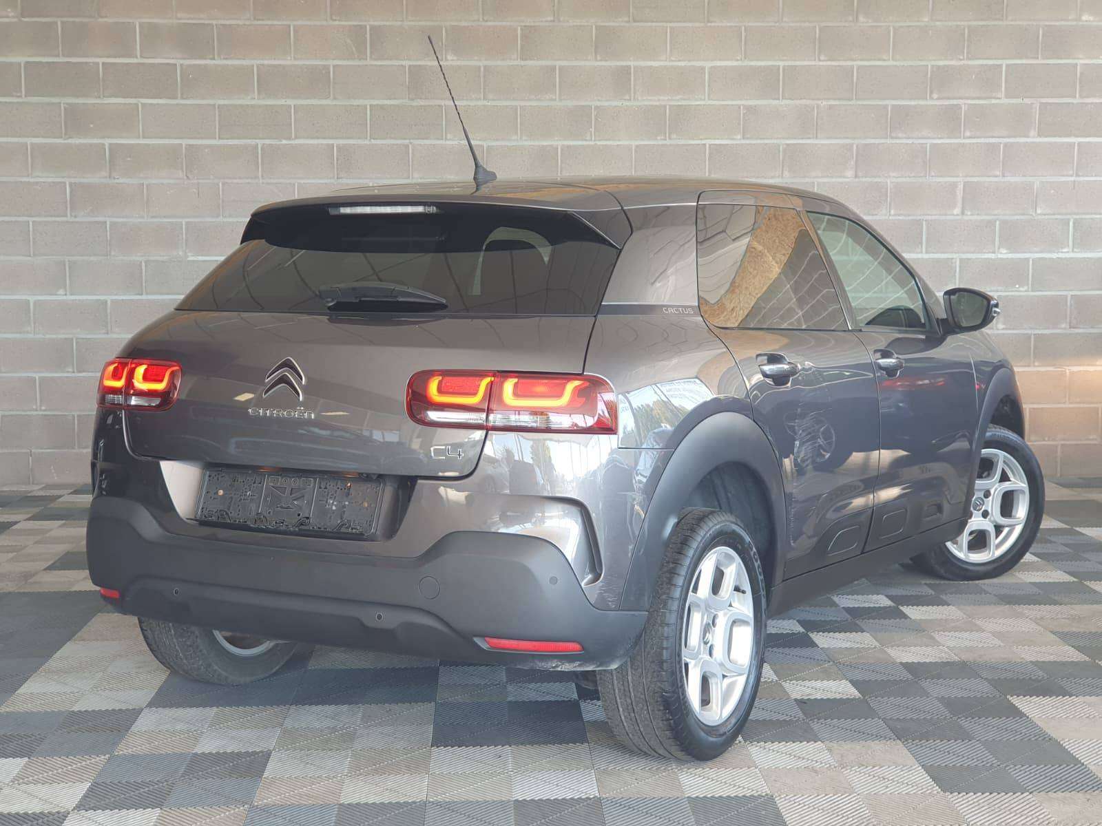 Citroen C4 Cactus 🟢1.2 ESSENCE 110CV - FULL CARNET - CAMERA - CAR PLAY