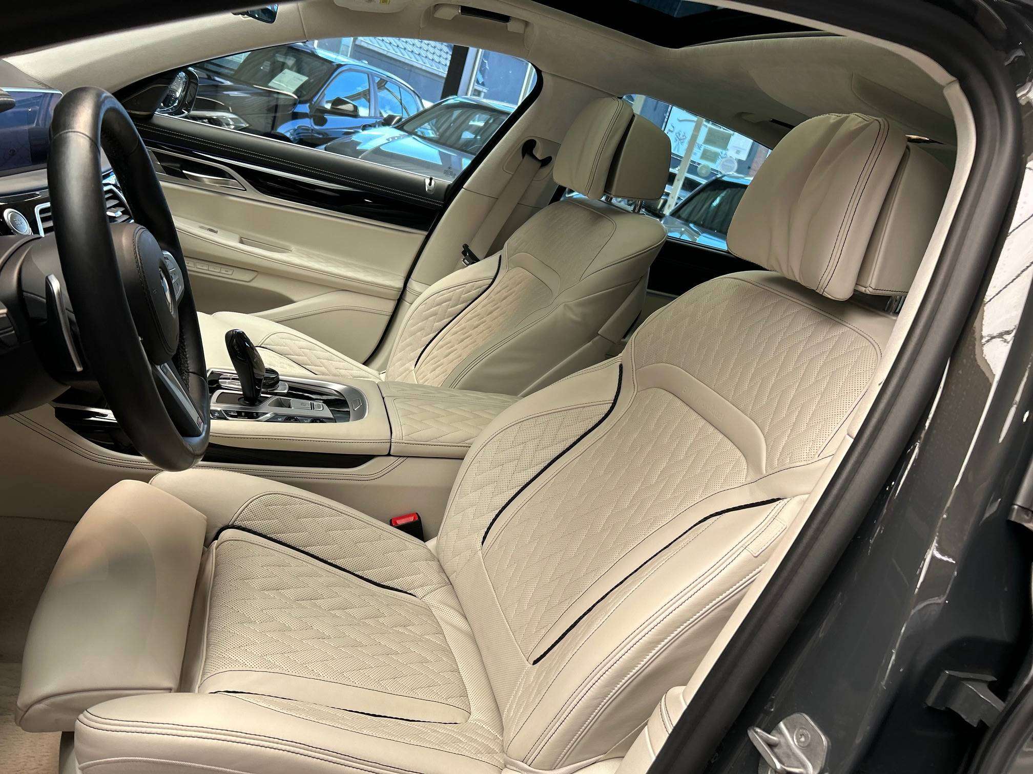 BMW 745 e M Pack Individual Alu20"/Acc/Hud/Hk/Keyless/SoftClose *1j garantie*