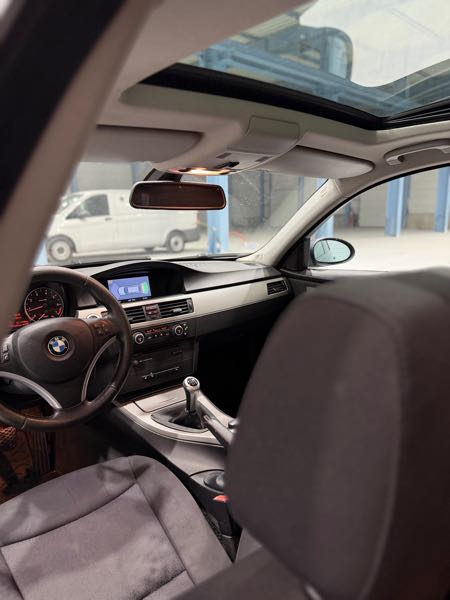 Bmw Serie 3 (E91) TOURING 318I 143 SPORT DESIGN