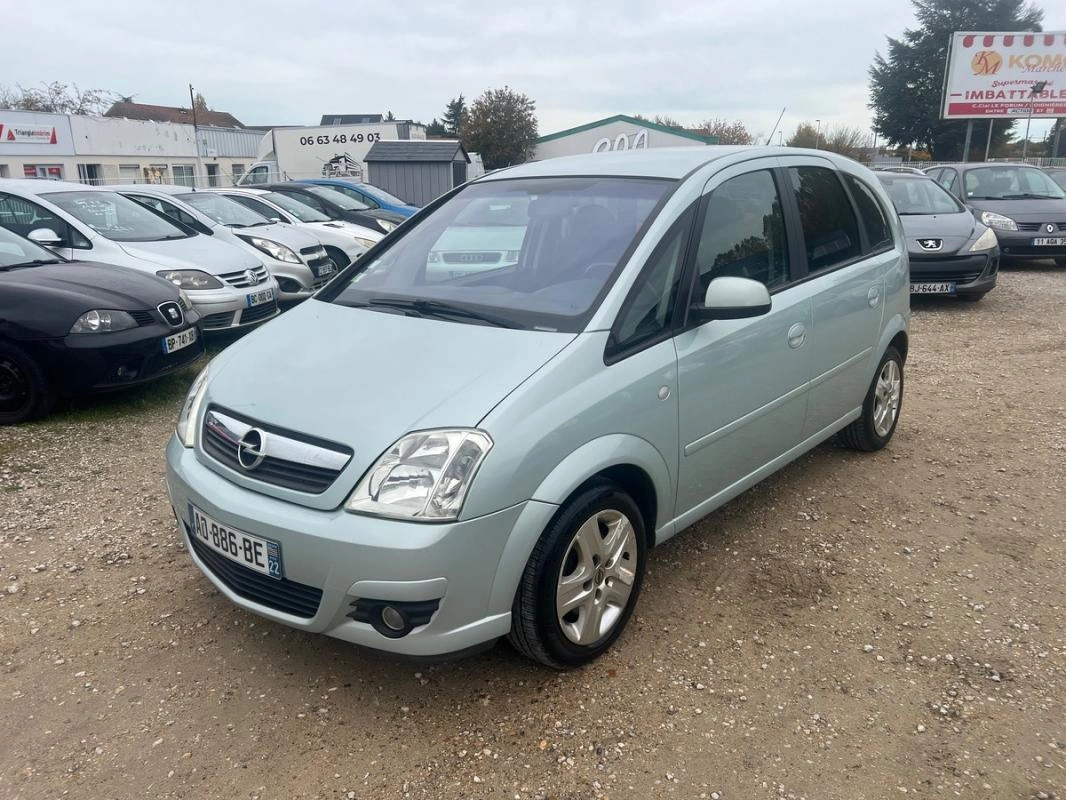 Opel Meriva 1.3 CDTI DIESEL 75CH REVISEE FUME BLANC AU DEMARRAGE DEMARRE ET ROULE OK