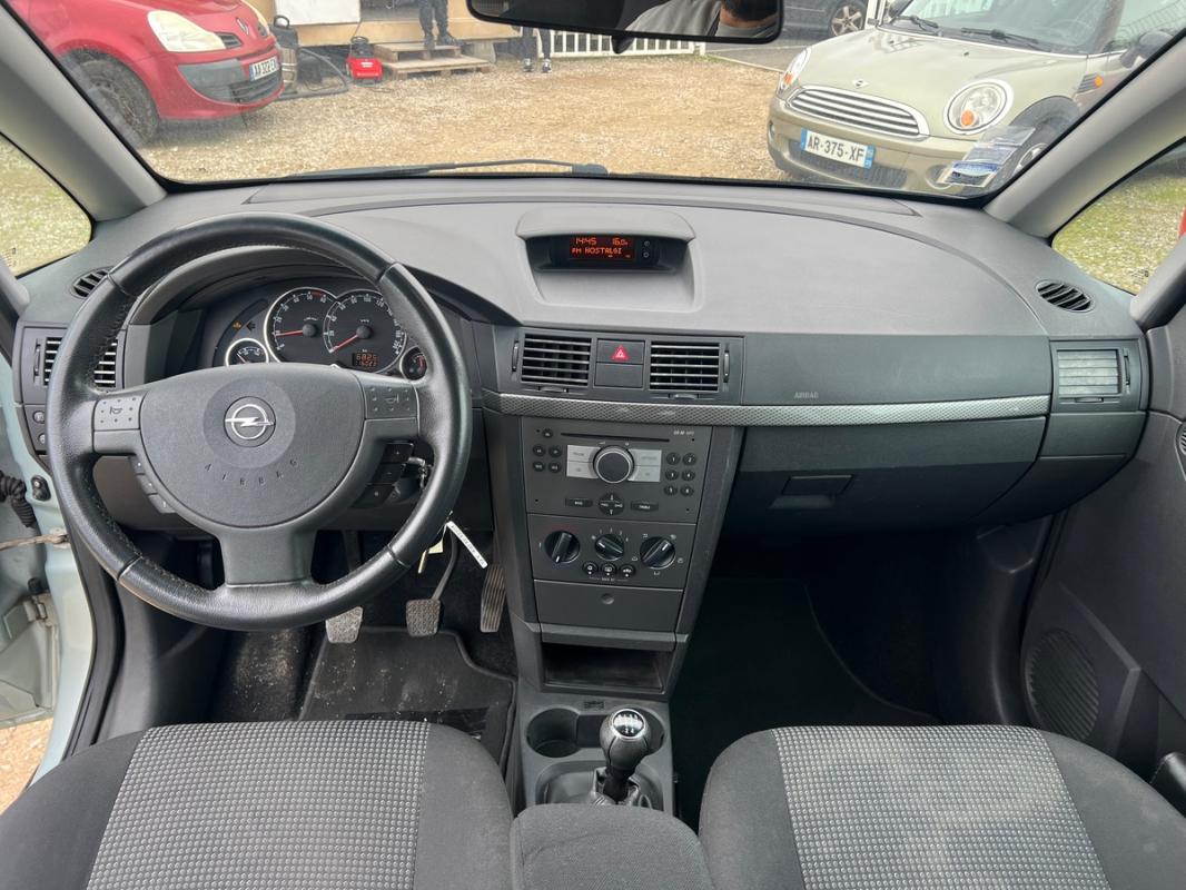 Opel Meriva 1.3 CDTI DIESEL 75CH REVISEE FUME BLANC AU DEMARRAGE DEMARRE ET ROULE OK