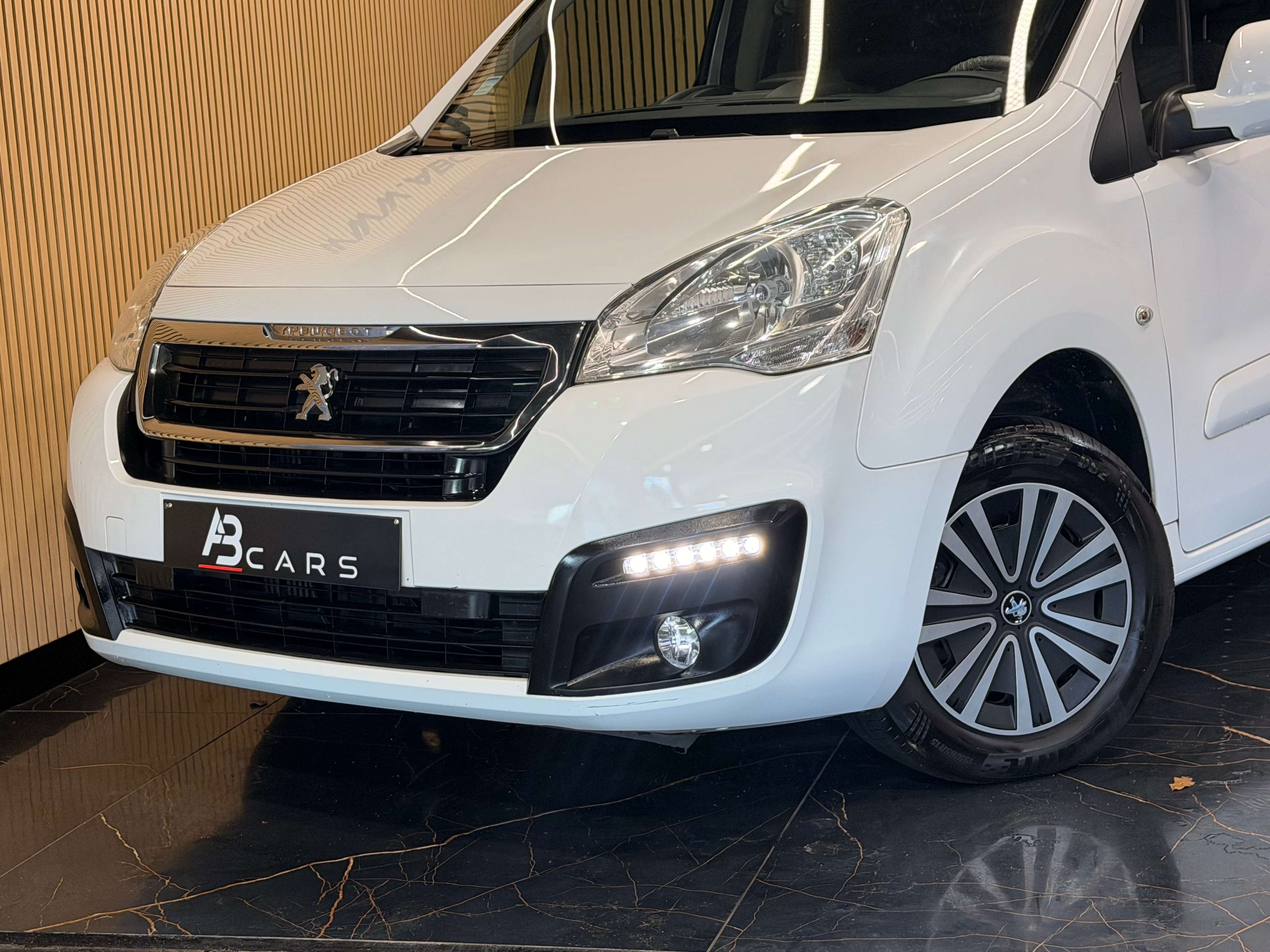 Peugeot Partner 1.6 BlueHDi * GPS * GARANTIE 12 MOIS * UTILITAIRE *