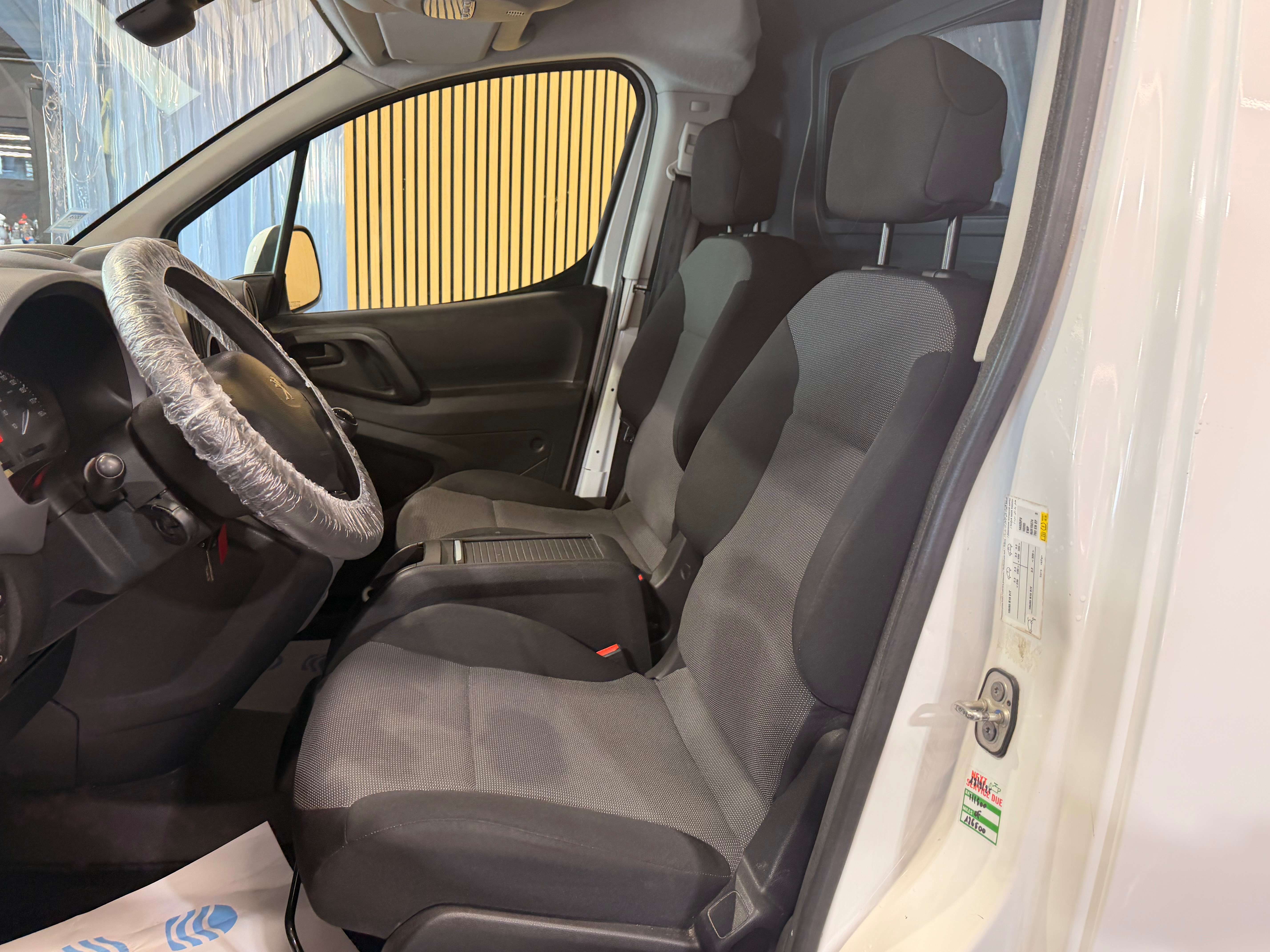 Peugeot Partner 1.6 BlueHDi * GPS * GARANTIE 12 MOIS * UTILITAIRE *