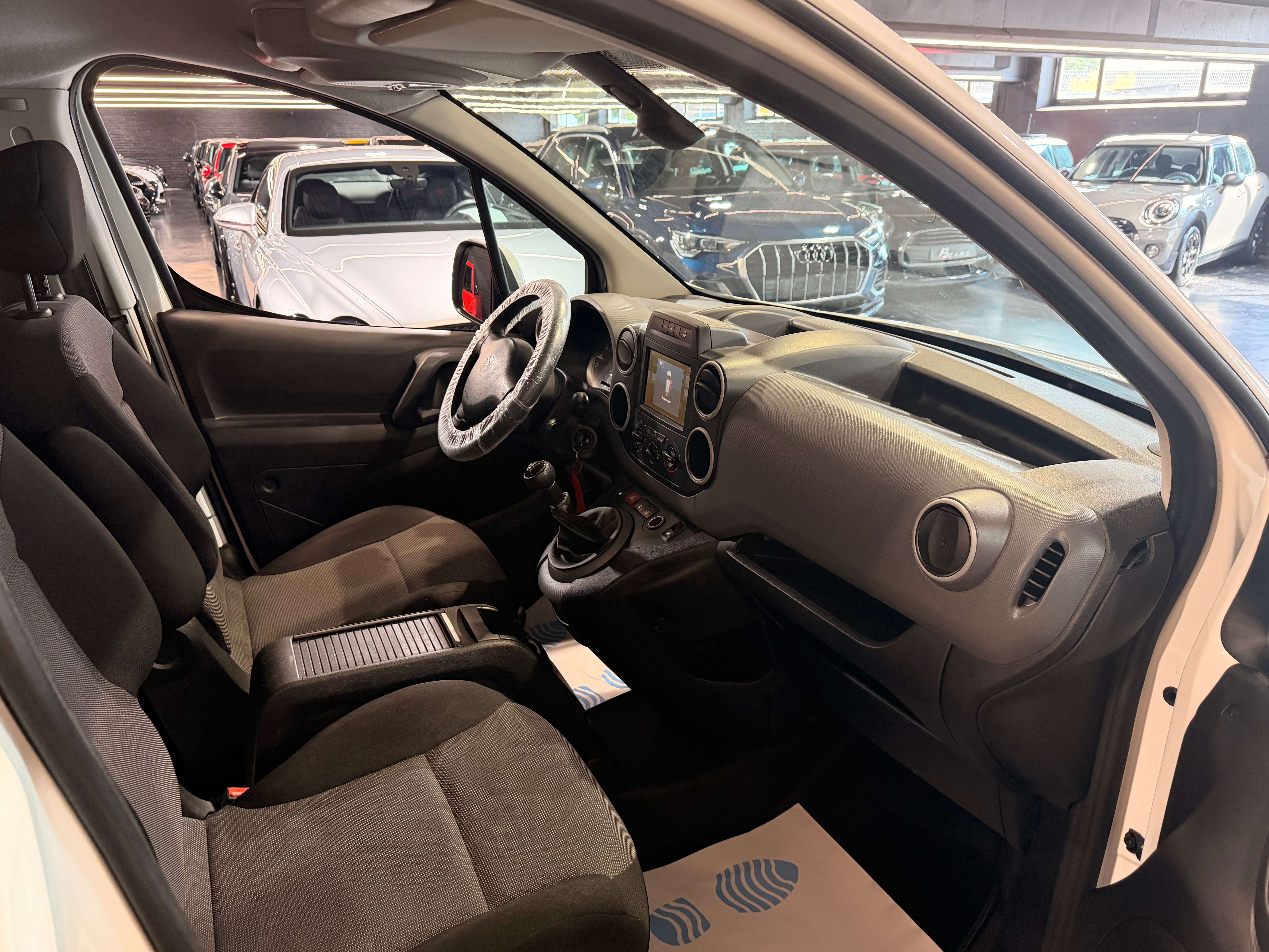 Peugeot Partner 1.6 BlueHDi * GPS * GARANTIE 12 MOIS * UTILITAIRE *
