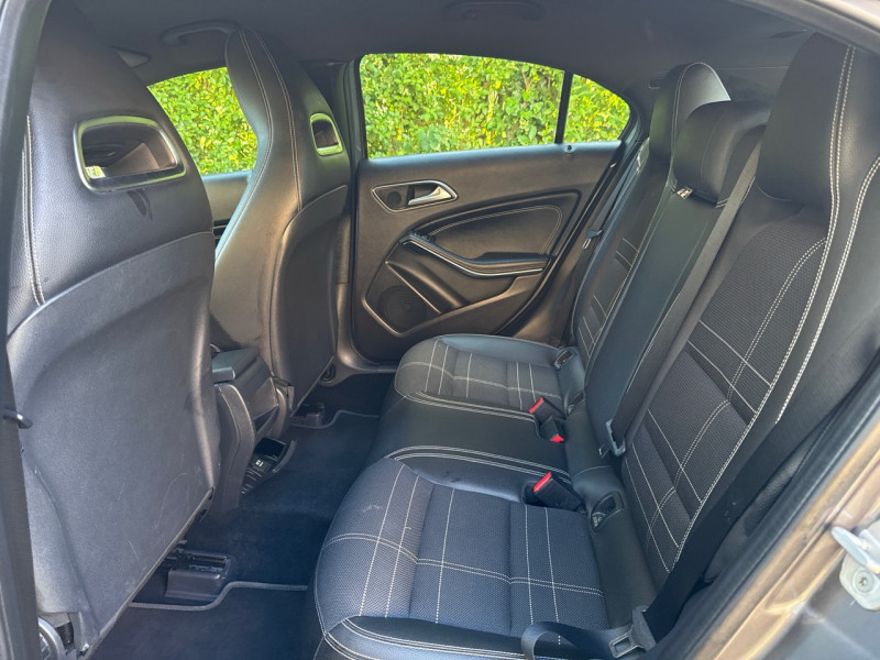 Mercedes-Benz CLASSE A 180 D BUSINESS EXECUTIVE EDITION 7G-DCT * 2017 * LED * GPS