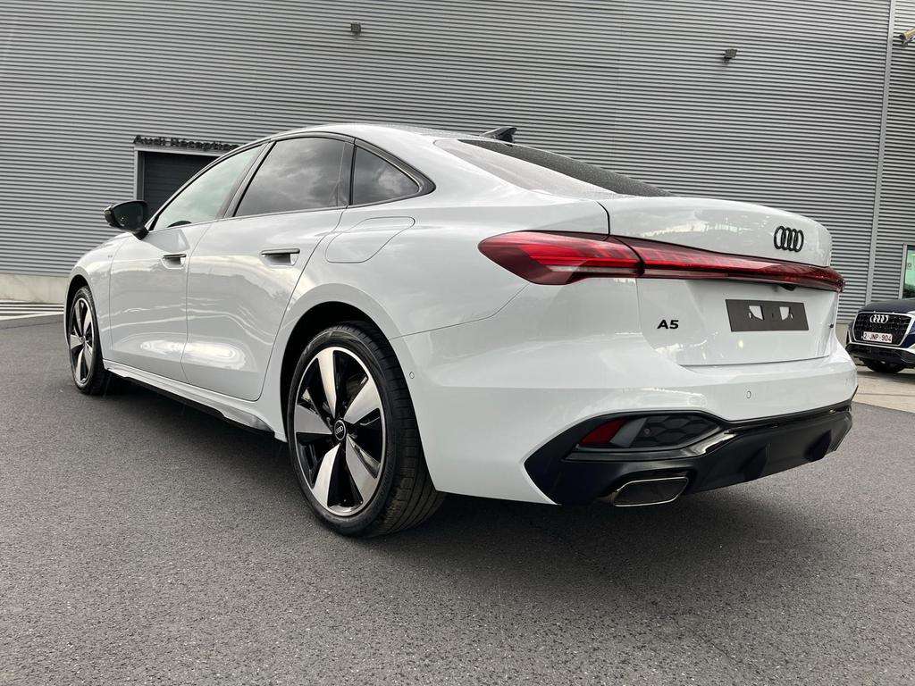 Audi A5 e-hybrid (PHEV) Audi A5 Berline Corporate S e-hybrid quattro 220 kW S tronic
