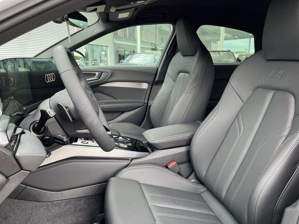 Audi A5 e-hybrid (PHEV) Audi A5 Berline Corporate S e-hybrid quattro 220 kW S tronic