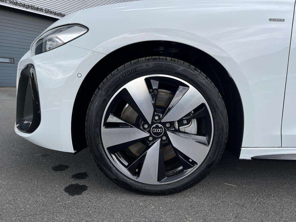 Audi A5 e-hybrid (PHEV) Audi A5 Berline Corporate S e-hybrid quattro 220 kW S tronic