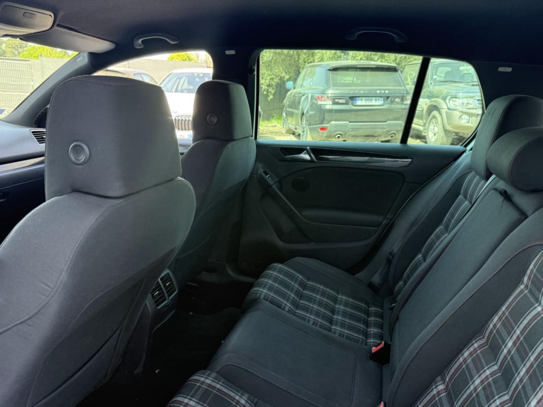 Volkswagen Golf GTI 2.0 TSI 210 DSG6