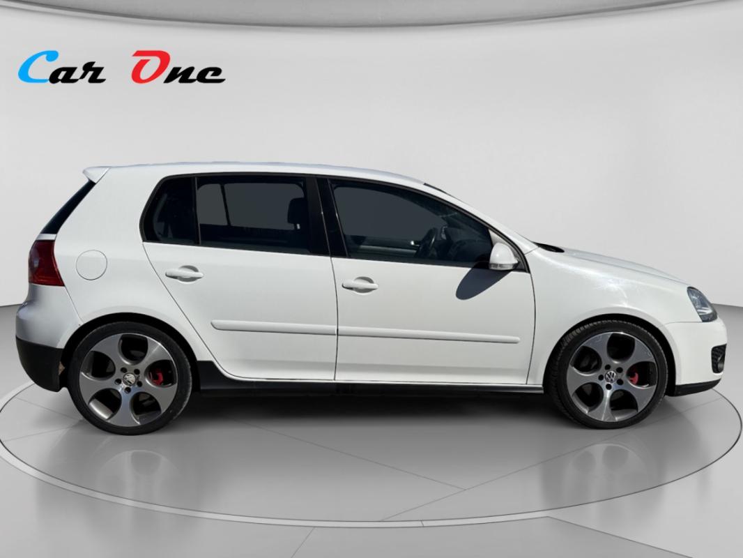 Volkswagen Golf GTI 2.0 T 16S FSI 200cv