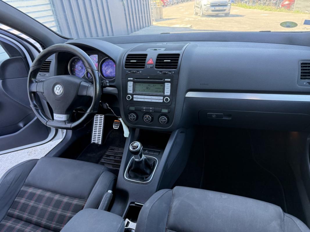 Volkswagen Golf GTI 2.0 T 16S FSI 200cv