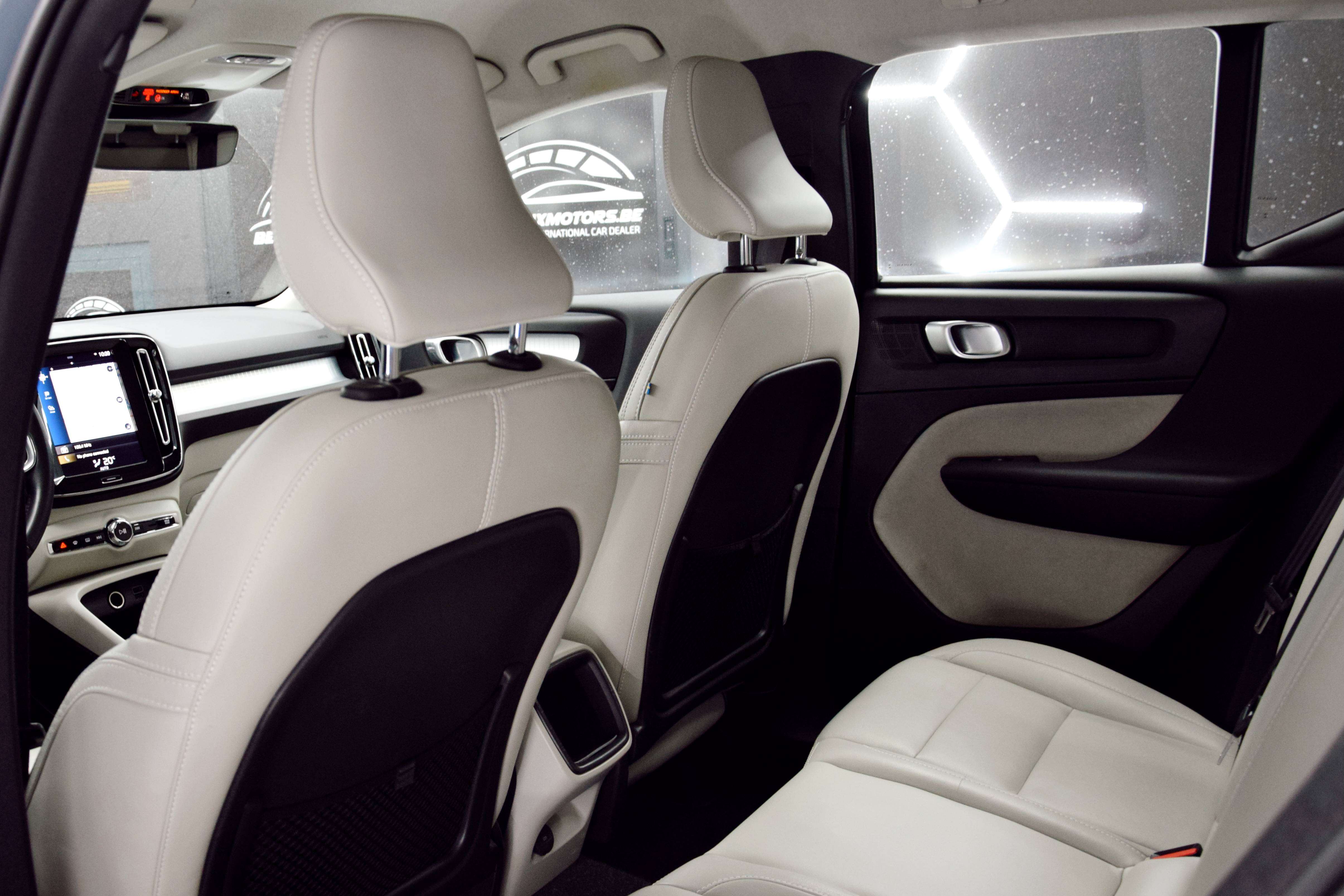 Volvo XC40 XC40 2.0 D3 AWD Momentum Pro Geartronic