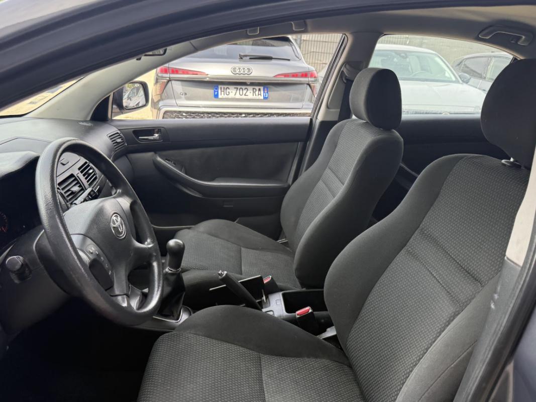 Toyota Avensis 1.8 130 VVT-i Linéa Terra 1ere Main
