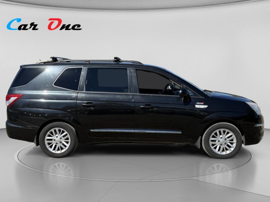 Ssangyong Rodius 200 e-XDi 155cv 4WD BVA 7 Places