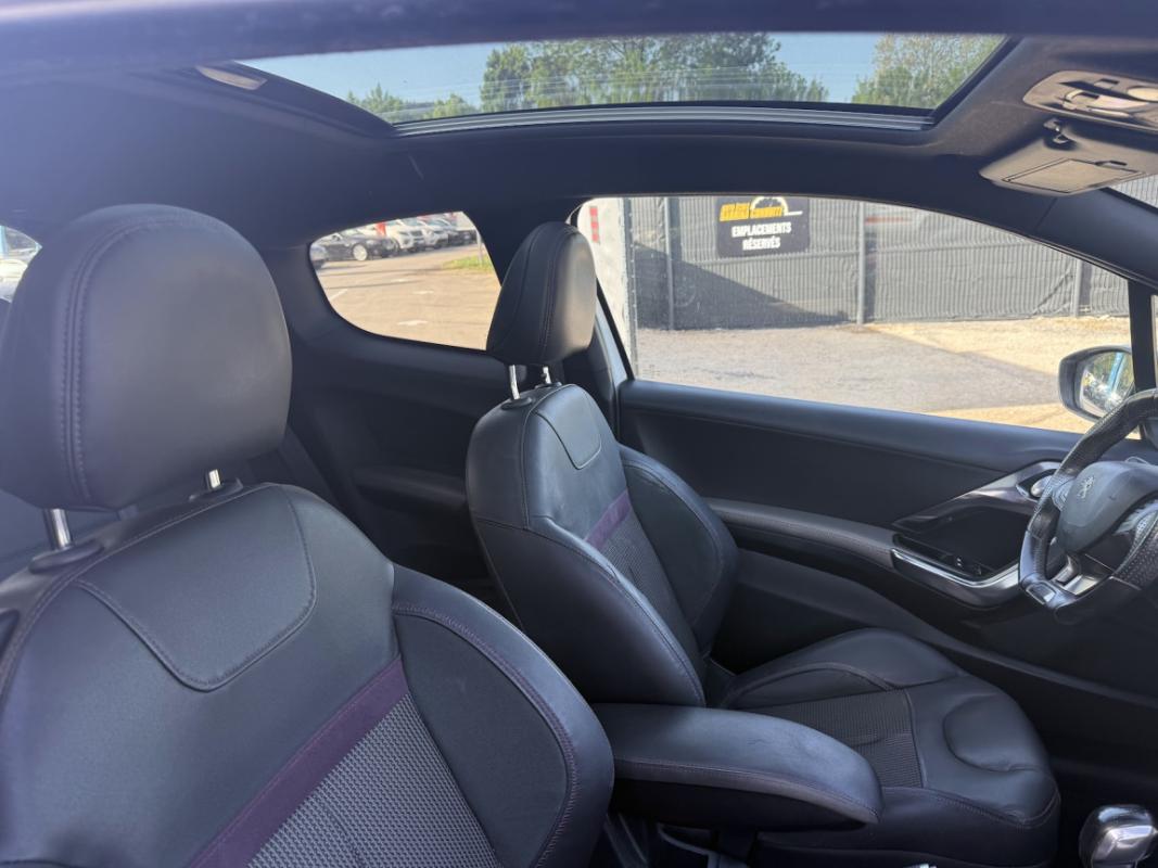 Peugeot 208 1.6 e-HDi 92cv XY Toit Panoramique